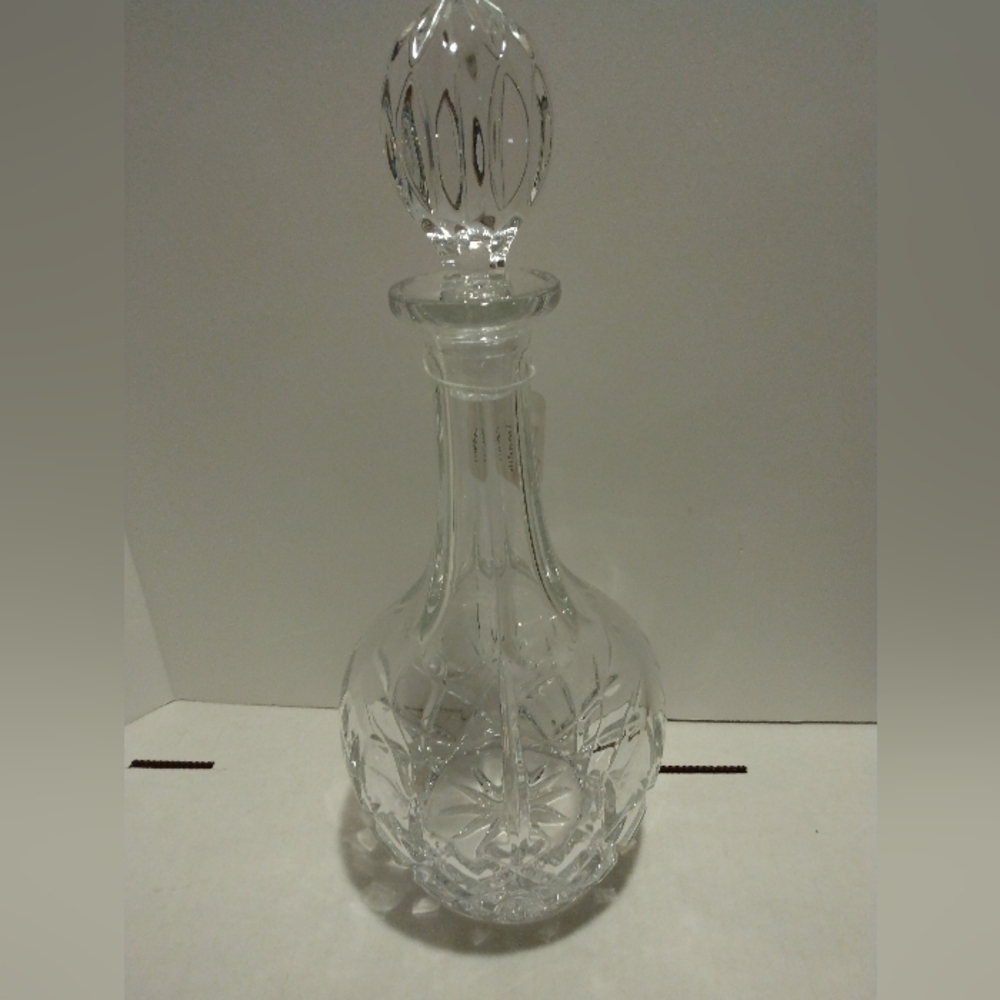 Crystal decanter. Heavy. Atlantis design. Vintage